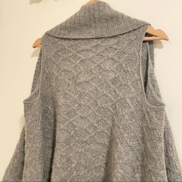 DKNY knit sleeveness open cardigan - Picture 2 of 9